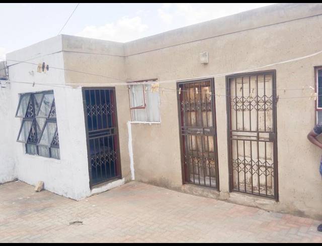 2 BEDROOM HOUSE FOR SALE IN EMDENI